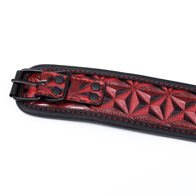 LINEA DIAMANTE llar con morsetti per capezzoli in pelle vegana diamantata