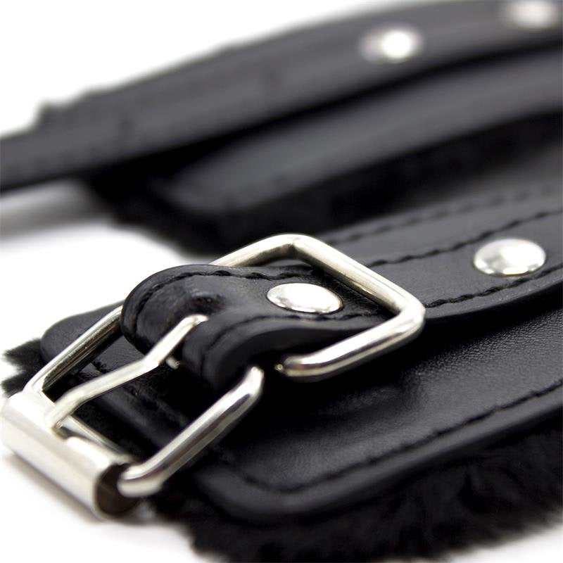 Manette regolabili foderate in pelliccia LATETOBED BDSM LINE 30 cm nere